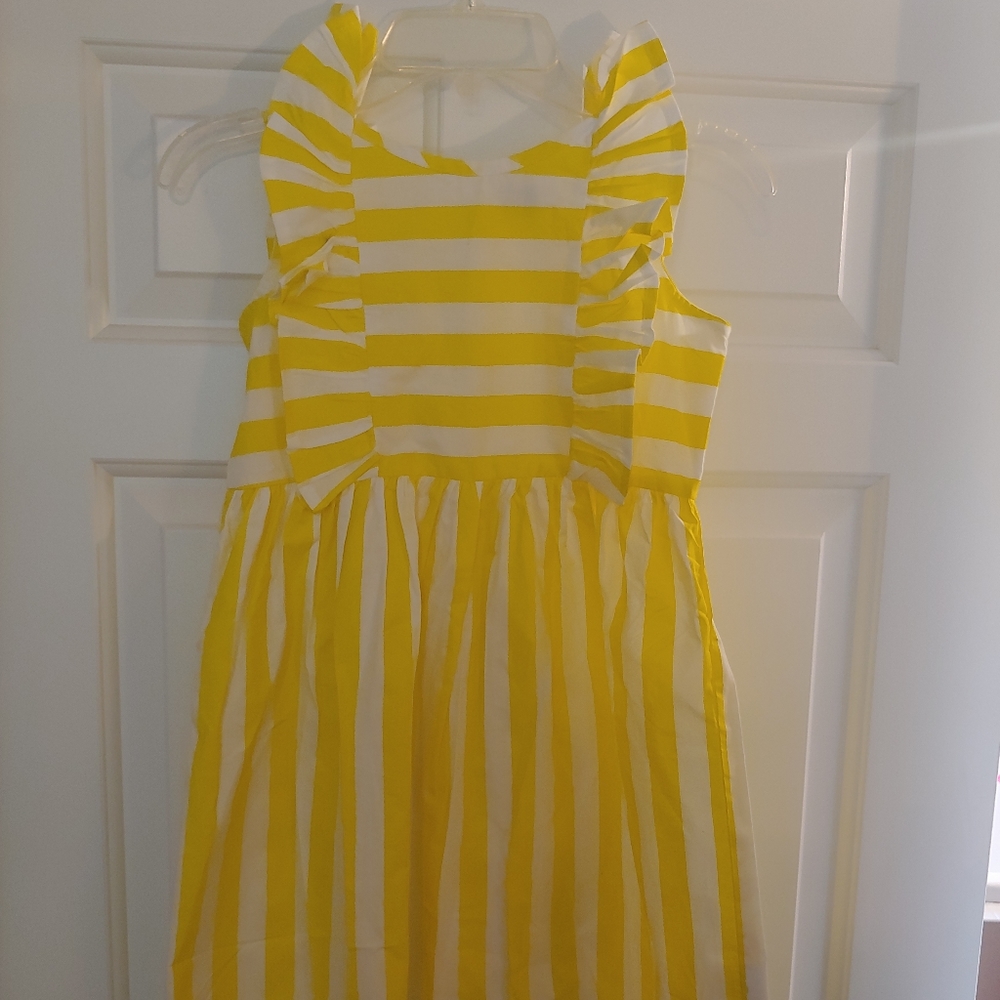 Little girls dress bought on Zulily, sz 6-7
